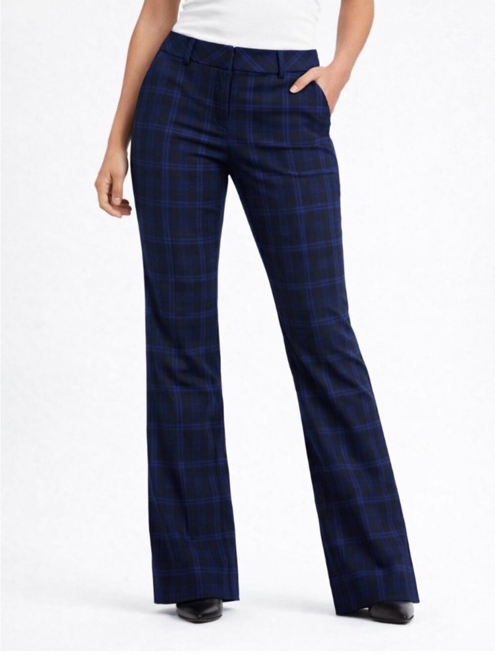 Express Editor Barely Boot Low Rise Pants, size 12 Regular, Blue and Black Plaid